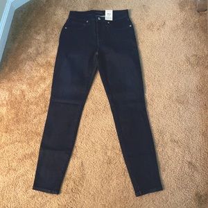 Lucky brand jeans never been worn/ tag still on